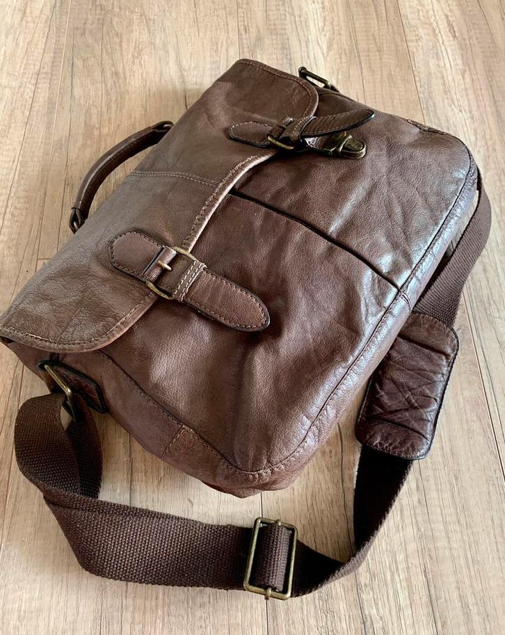 Zara ZGAN bruin leren schoudertas., Sieraden, Tassen en Uiterlijk, Tassen | Schoudertassen, Zo goed als nieuw, Overige merken