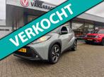 Toyota Aygo X 1.0 VVT-i S-CVT Premium AUTOMAAT, Rijklaarprij, Auto's, Stof, Gebruikt, 4 stoelen, 3 cilinders