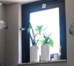 2 witte vazen binnen potten, Wit, Aardewerk of Porselein, Ophalen of Verzenden, Zo goed als nieuw