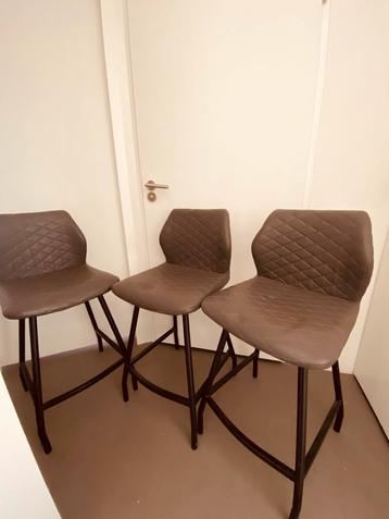 3 Barkrukken beschikbaar voor biedingen