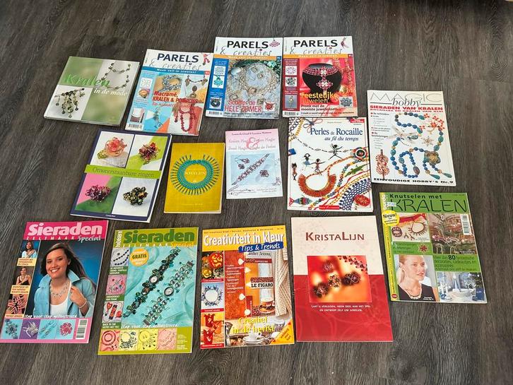 Hobbyboekjes Sieraden Maken met Kralen, Hobby en Vrije tijd, Overige Hobby en Vrije tijd, Gebruikt, Ophalen