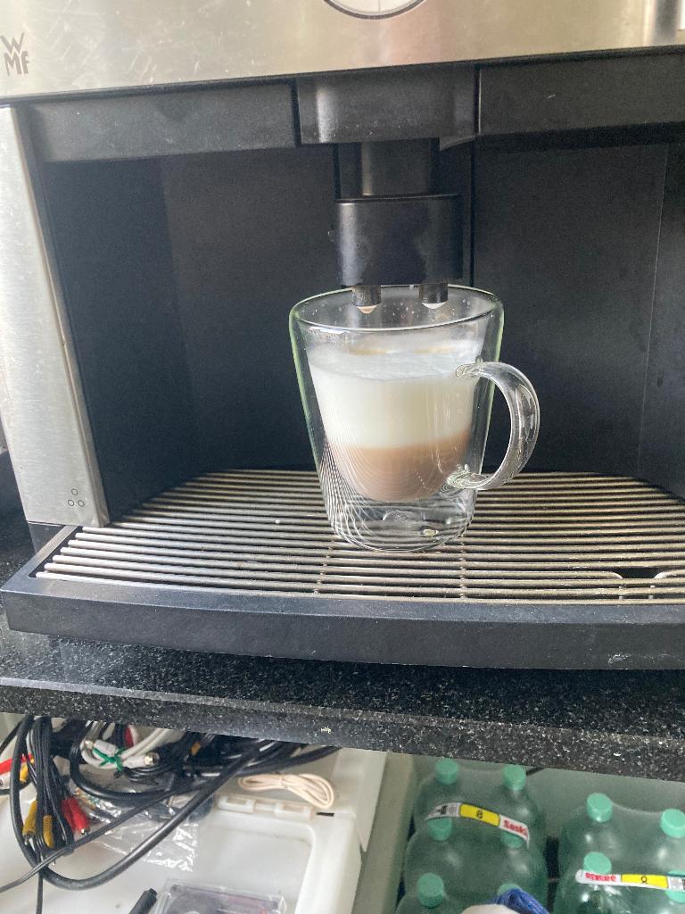 WMF 1000 - net geserviced, Witgoed en Apparatuur, Koffiezetapparaten, Zo goed als nieuw, Gemalen koffie, Koffiebonen, Koffiemachine