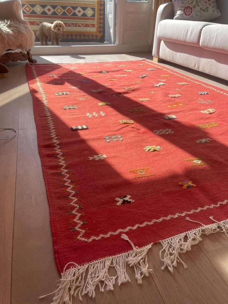 Prachtige Kelim uit Marrakech, Huis en Inrichting, Stoffering | Vloerbedekking, Nieuw, Tapijt, Rood, minder dan 10 m², Ophalen of Verzenden