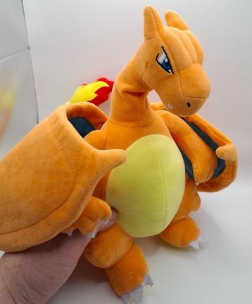 Charizard plush beschikbaar voor biedingen