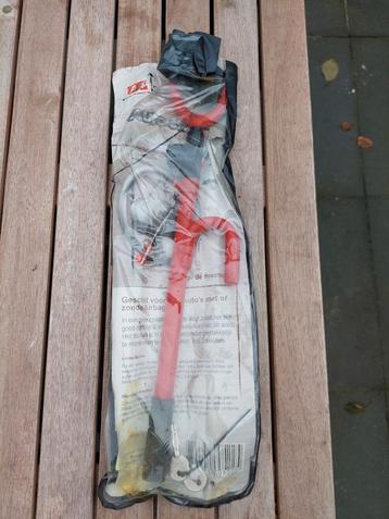 Stuurslot met 2 sleutels. beschikbaar voor biedingen