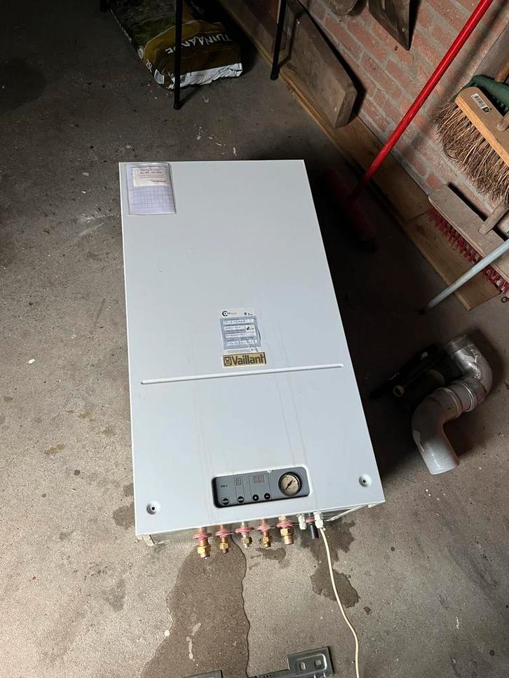 Vaillant HR-Gaswandketel VHR NL 24-28 C, Doe-het-zelf en Verbouw, Geisers en Boilers, Gebruikt, Geiser, Aardgas, Minder dan 20 liter