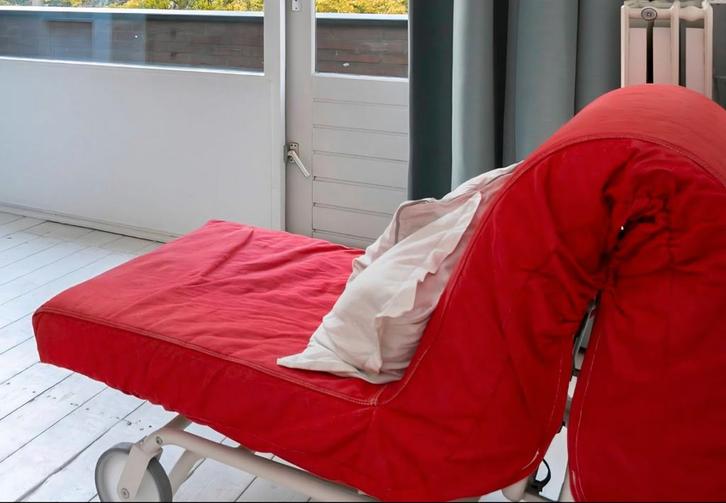 Ikea PS Slaapstoel- Rood met fijn matras, Huis en Inrichting, Slaapkamer | Slaapbanken, Gebruikt, 70 cm of minder, 190 cm of minder
