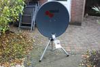 schotelantenne merk Triax met standaard en dubbelenkop, Ophalen, Gebruikt, (Schotel)antenne, Overige merken
