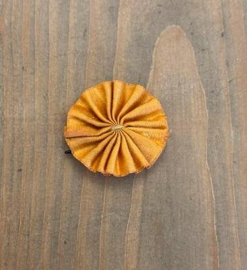 Oranje rozet speldje bevrijding Nederland mei 1945 pin speld beschikbaar voor biedingen
