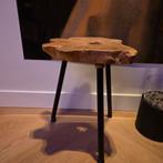 Prachtig boomstam krukje tafeltje met zwarte poten, Ophalen, Hout
