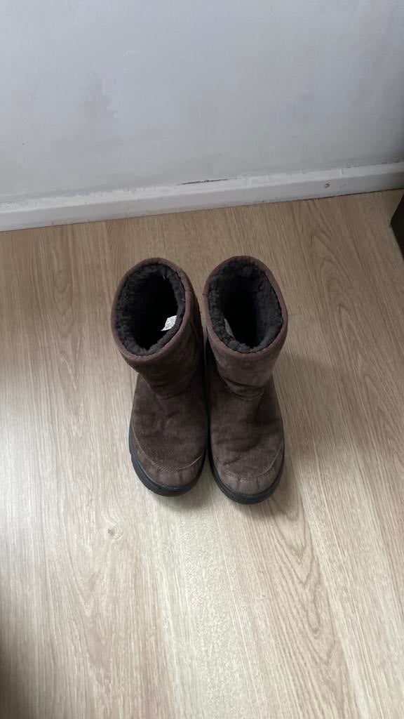 Bruine UGG Laarzen - Maat 35, Kleding | Dames, Schoenen, Ophalen, Gedragen, Bruin, Hoge laarzen