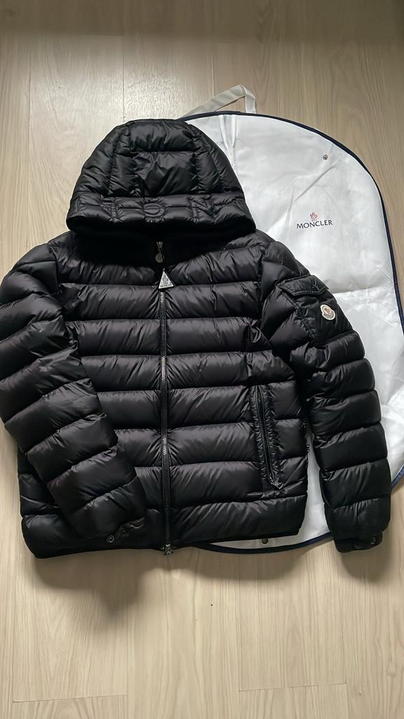 Moncler Najan donsjack met capuchon - Kort model, Kleding | Heren, Jassen | Winter, Zo goed als nieuw, Maat 48/50 (M), Zwart, Ophalen of Verzenden