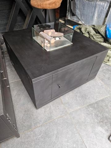 Mooie vuurtafel. IZGST beschikbaar voor biedingen