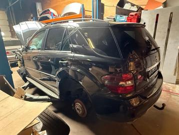 Mercedes-Benz ML W164 smoke achterlichten beschikbaar voor biedingen