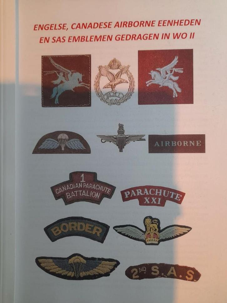 Engelse, Canadese, Airborne en SAS emblemen WWII, Verzamelen, Militaria | Algemeen, Landmacht, Boek of Tijdschrift, Engeland, Ophalen of Verzenden