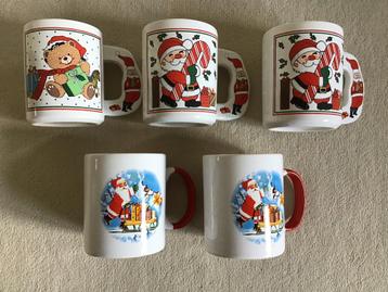 5 aardewerken kerstbekers beschikbaar voor biedingen