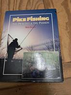Pike Fishing - Mick Brown, Watersport en Boten, Ophalen of Verzenden, Overige typen