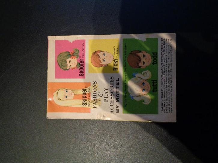 Booklet Fashion & Play Accesories by Mattel Skipper Skooter, Verzamelen, Poppen, Zo goed als nieuw, Overige typen, Ophalen of Verzenden