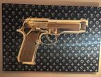 Glasschilderij- Gouden pistool goudfolie 120x80 cm, Ophalen of Verzenden, Zo goed als nieuw