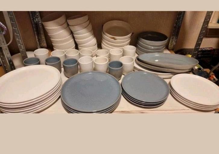 Divers ah royal van kempen en begeer servies borden kommen, Huis en Inrichting, Keuken | Servies, Zo goed als nieuw, Compleet servies