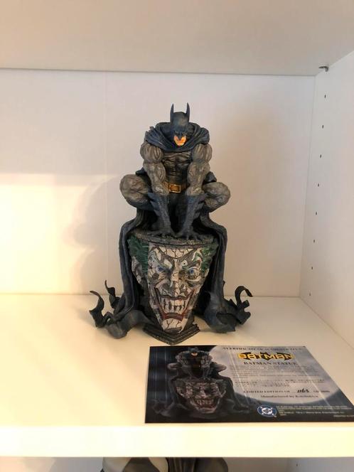 Batman on joker gargoyle kotobukiya sideshow hot toys statue, Verzamelen, Beelden en Beeldjes, Zo goed als nieuw, Ophalen of Verzenden