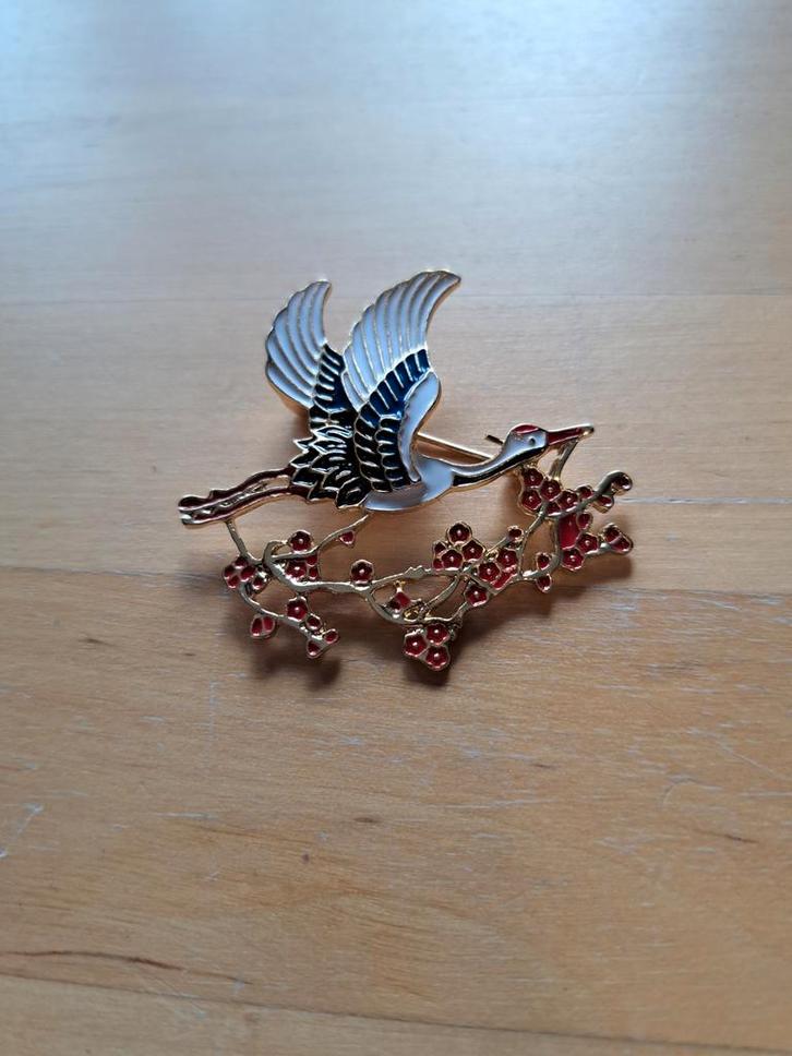 Vintage Kraanvogel Broche, Sieraden, Tassen en Uiterlijk, Broches, Gebruikt, Overige materialen, Rood, 4 tot 7 cm, Ophalen of Verzenden