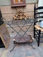 Ijzeren tafeltje vintage brocant,landelijk,sober, Ophalen, Zo goed als nieuw, X, X