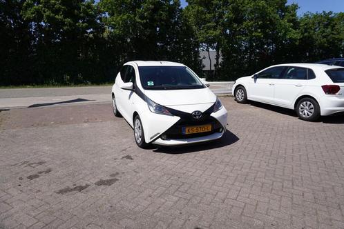 Toyota Aygo 1.0 VVT-i x-play CRUISE CARPLAY CAMERA, Auto's, Toyota, Bedrijf, Te koop, Aygo, ABS, Achteruitrijcamera, Airbags, Airconditioning