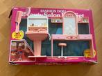 Fashion doll beauty salon play set vintage roze kapper set!, Kinderen en Baby's, Ophalen of Verzenden, Zo goed als nieuw, Overige typen