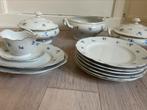 Servies met leuke blauwe bloemen, Antiek en Kunst, Antiek | Servies compleet, Ophalen of Verzenden