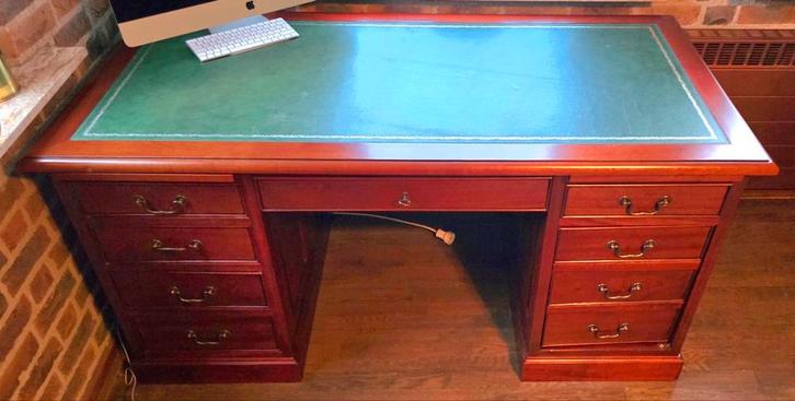 Mahoniehouten bureau met groen leer, Huis en Inrichting, Bureaus, Gebruikt, Ophalen