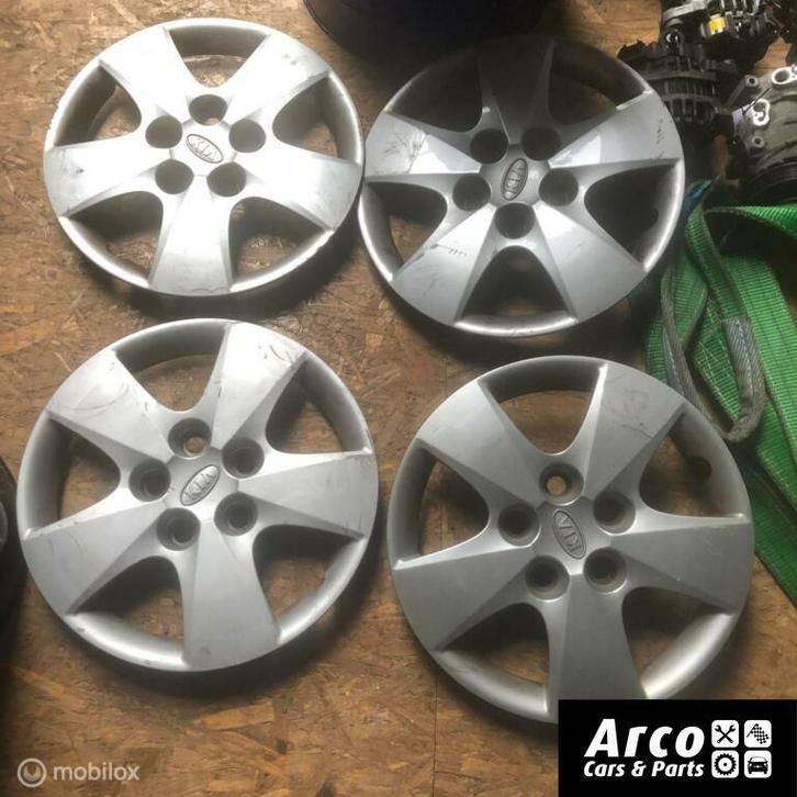 Kia Cee'd Wieldoppen Set 4 Stuks 15 Inch 2007-2012, Auto diversen, Wieldoppen, Gebruikt, Ophalen of Verzenden