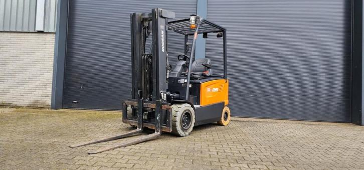 Zeer nette Doosan B 25 X-7, Zakelijke goederen, Machines en Bouw | Heftrucks en Intern transport, Heftruck, Elektrisch, 2000 tot 3000 kg