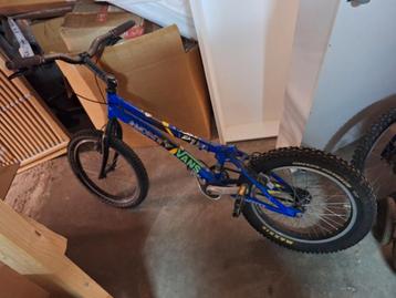 Monty trail fiets beschikbaar voor biedingen