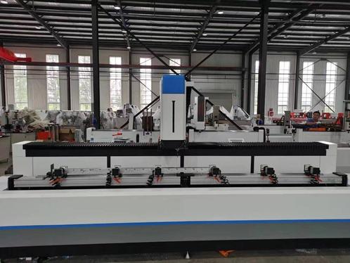 CNC Aluminium bewerkingsmachine; zagen, boren, frezen, Zakelijke goederen, Machines en Bouw | Industrie en Techniek, Verzenden