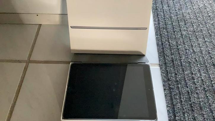 Apple Ipad 7 E, Computers en Software, Apple iPads, Zo goed als nieuw, Apple iPad, 10 inch, 32 GB, Ophalen of Verzenden