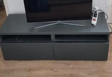 Televisiemeubel - 120B x 40D x 39H beschikbaar voor biedingen