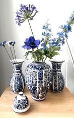 2 vazen en pot met deksel delfts blauw, Huis en Inrichting, Woonaccessoires | Vazen, Ophalen, Blauw, Aardewerk of Porselein, Zo goed als nieuw