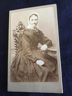 CDV, Vrouw klederdracht, Siewers & Zoon, Edam - Hilversum, Gebruikt, Foto, Klederdracht, Ophalen of Verzenden