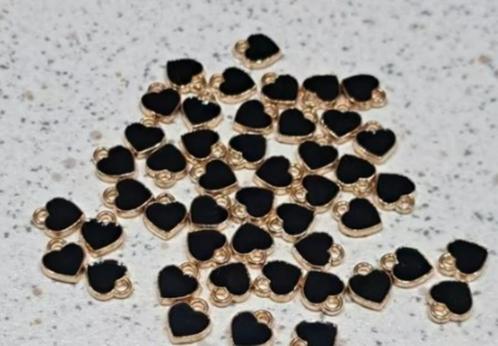 Mooie zwarten hartjes bedels "nieuw", Hobby en Vrije tijd, Kralen en Sieraden maken, Nieuw, Bedel, Ophalen of Verzenden