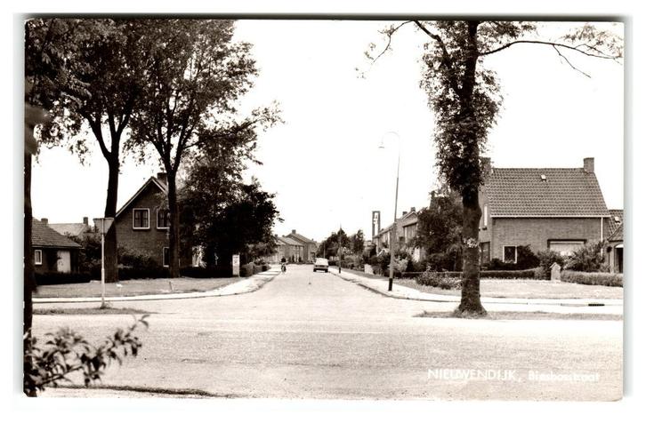 Nieuwendijk, Biesbosstraat, Verzamelen, Ansichtkaarten | Nederland, Ongelopen, Noord-Brabant, 1960 tot 1980, Verzenden