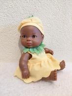 Kleine Bruine Meisjes Babypop van Paola Reina  = 21 cm., Kinderen en Baby's, Speelgoed | Poppen, Ophalen of Verzenden, Zo goed als nieuw