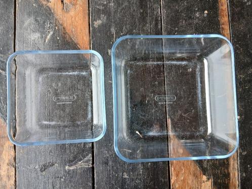 Set van 2 vierkante Pyrex ovenschalen. Helder glas, Huis en Inrichting, Keuken | Keukenbenodigdheden, Gebruikt, Ophalen of Verzenden