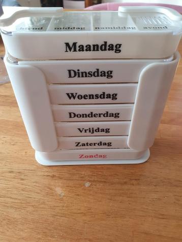 Medicijndoos, Medicijnbox, pillendoos  beschikbaar voor biedingen