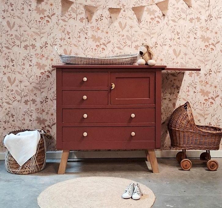 Vintage commode babykamer Merlot Mania hout duurzaam uniek, Kinderen en Baby's, Kinderkamer | Commodes en Kasten, Zo goed als nieuw
