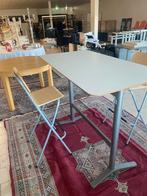 Bartafel met barkrukken voor een totale prijs van €50, Huis en Inrichting, 5 krukken of meer, Ophalen, Zo goed als nieuw, 60 tot 90 cm