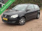Volkswagen Polo 1.2-12V Trendline INC NIEUW APK AIRC PSENSOR, Auto's, Volkswagen, Voorwielaandrijving, 989 kg, 1198 cc, Zwart