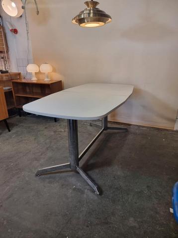 Vintage eettafel jaren 70 uitschuifbaar  beschikbaar voor biedingen