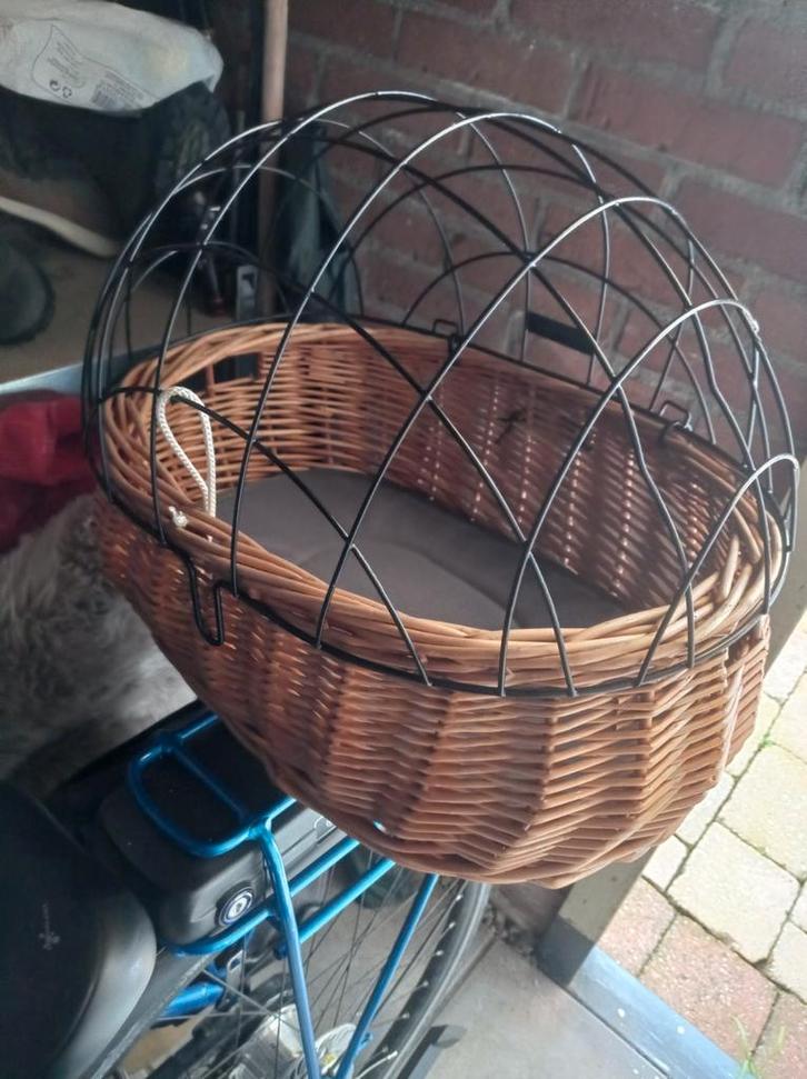 Hondenfietsmand met beschermkooi, Fietsen en Brommers, Fietsaccessoires | Fietsmanden, Gebruikt, Fietsmand, Stuurbevestiging, Ophalen