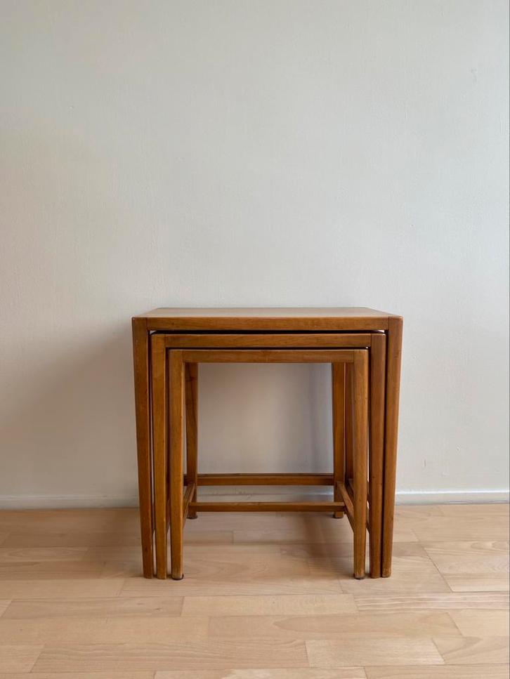 Retro vintage mimiset nesting tables hout, Huis en Inrichting, Tafels | Sidetables, Zo goed als nieuw, 25 tot 50 cm, Rechthoekig